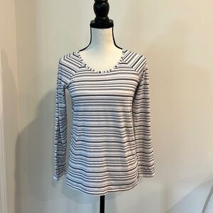 Lululemon women’s black and white long sleeve top size small